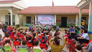 PTSC Marine và chương trình “Đông ấm - cùng em đến trường”