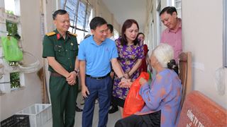 Petrovietnam thăm, tặng quà tại Trung tâm Bảo trợ xã hội tỉnh Cà Mau