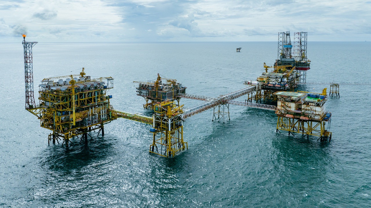 Fulfilling targets early, Petrovietnam continues striving to achieve the highest in 2023