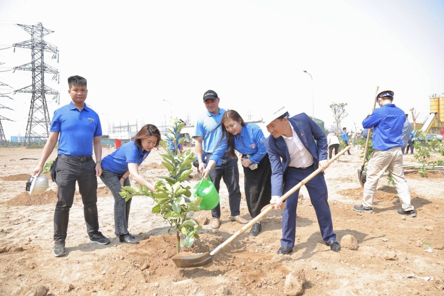 Đoàn Thanh niên PVEP tham gia trồng cây tại buổi Lễ phát động Tết trồng cây 2023 do Tập đoàn Dầu khí Việt Nam tổ chức Đoàn Thanh niên PVEP tham gia trồng cây tại buổi Lễ phát động Tết trồng cây 2023 do Tập đoàn Dầu khí Việt Nam tổ chức