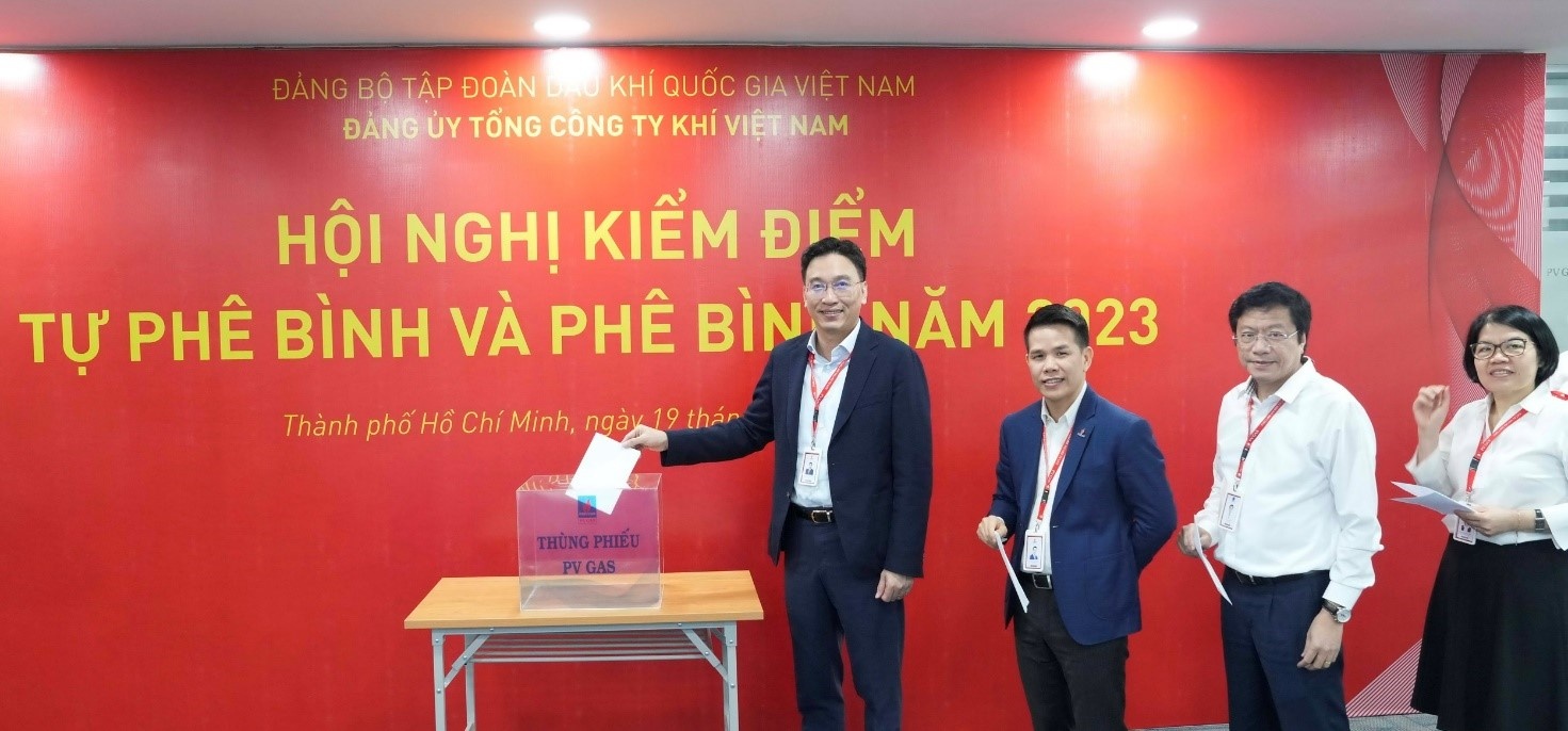 Hội nghị bỏ phiếu đề xuất xếp loại tập thể và cán bộ PV GAS năm 2023 Hội nghị bỏ phiếu đề xuất xếp loại tập thể và cán bộ PV GAS năm 2023
