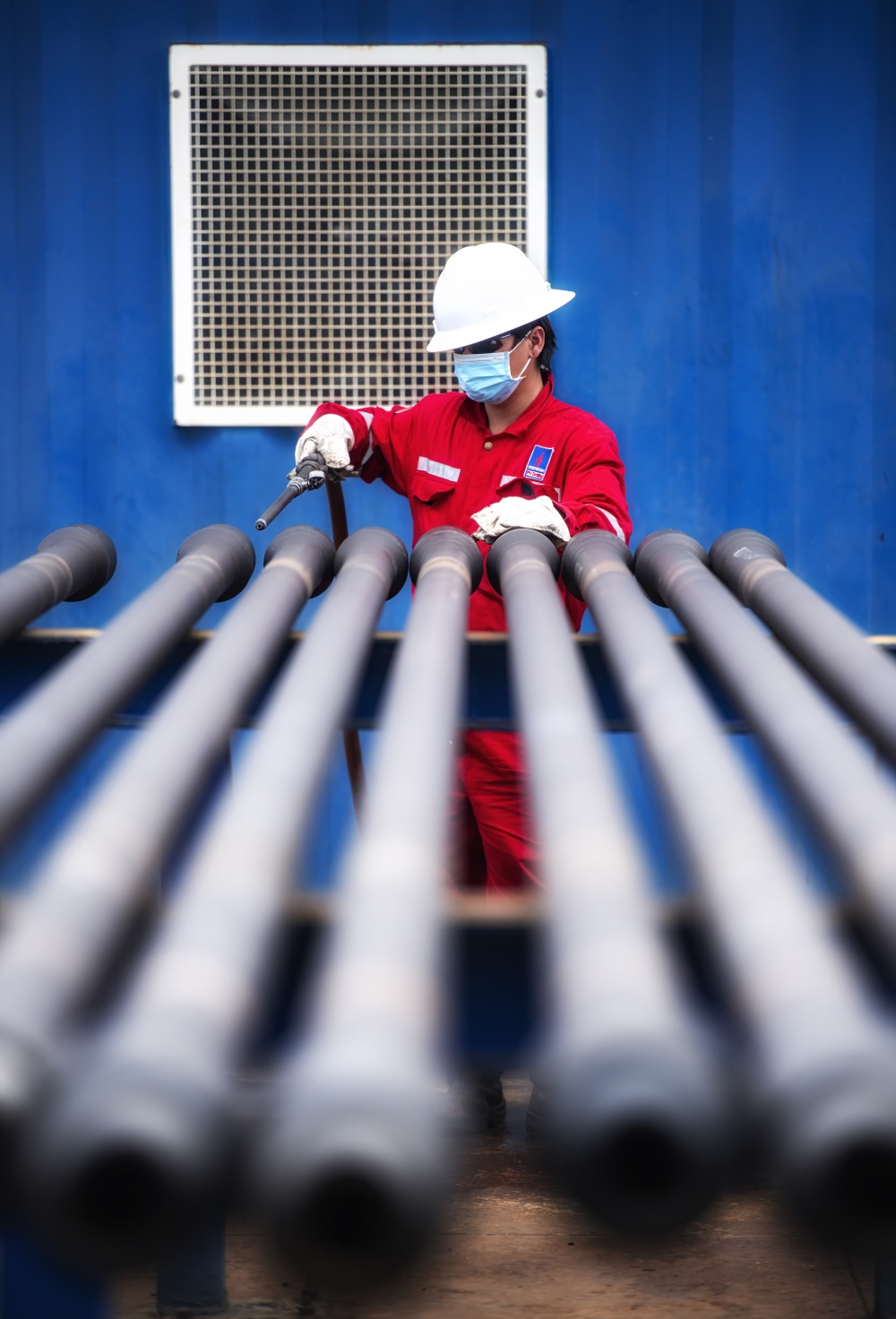 18-DQL-AB-0004-06: Làm sạch cần khoan trước khi kiểm định tại PVD Offshore. 18-DQL-AB-0004-06: Làm sạch cần khoan trước khi kiểm định tại PVD Offshore.