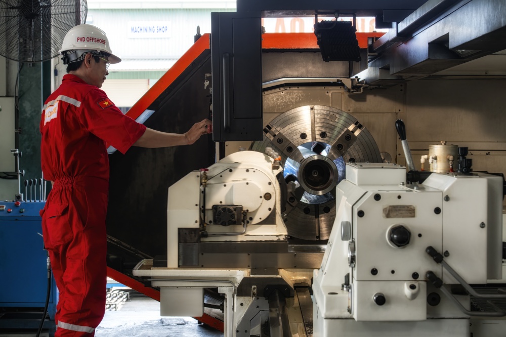 18-DQL-AB-0004-08: Máy tiện CNC, cắt tiện ren cho cần khoan tại PVD Offshore. 18-DQL-AB-0004-08: Máy tiện CNC, cắt tiện ren cho cần khoan tại PVD Offshore.