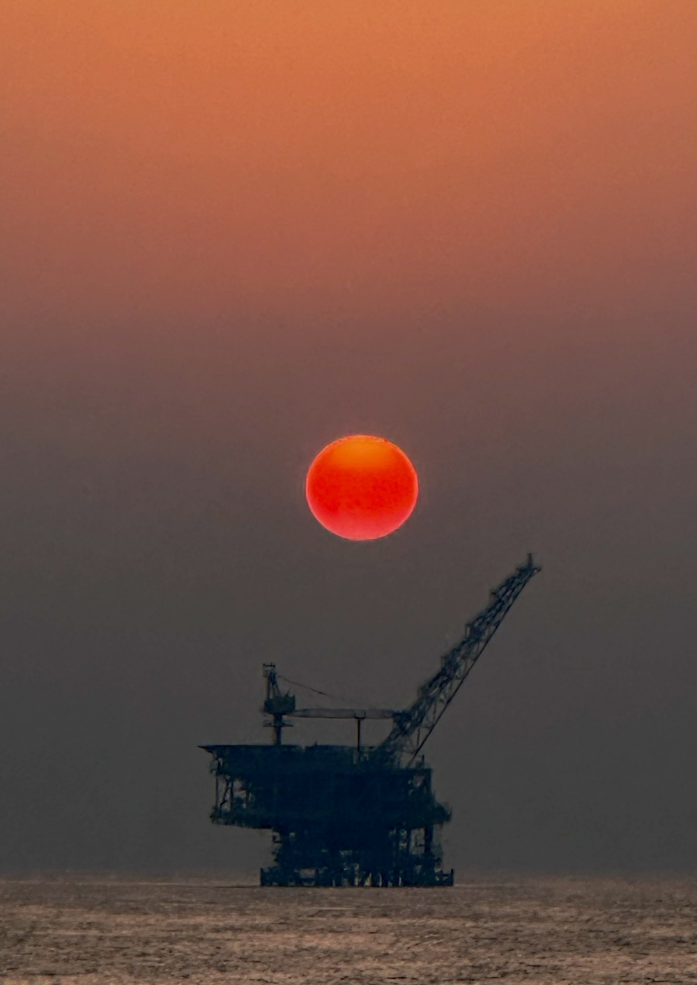 Tác phẩm dự thi 'Petrovietnam trong tôi': Bộ ảnh 'The Sun', tác giả Nguyễn Minh Phụng (PTSC M&C) Tác phẩm dự thi 'Petrovietnam trong tôi': Bộ ảnh 'The Sun', tác giả Nguyễn Minh Phụng (PTSC M&C)