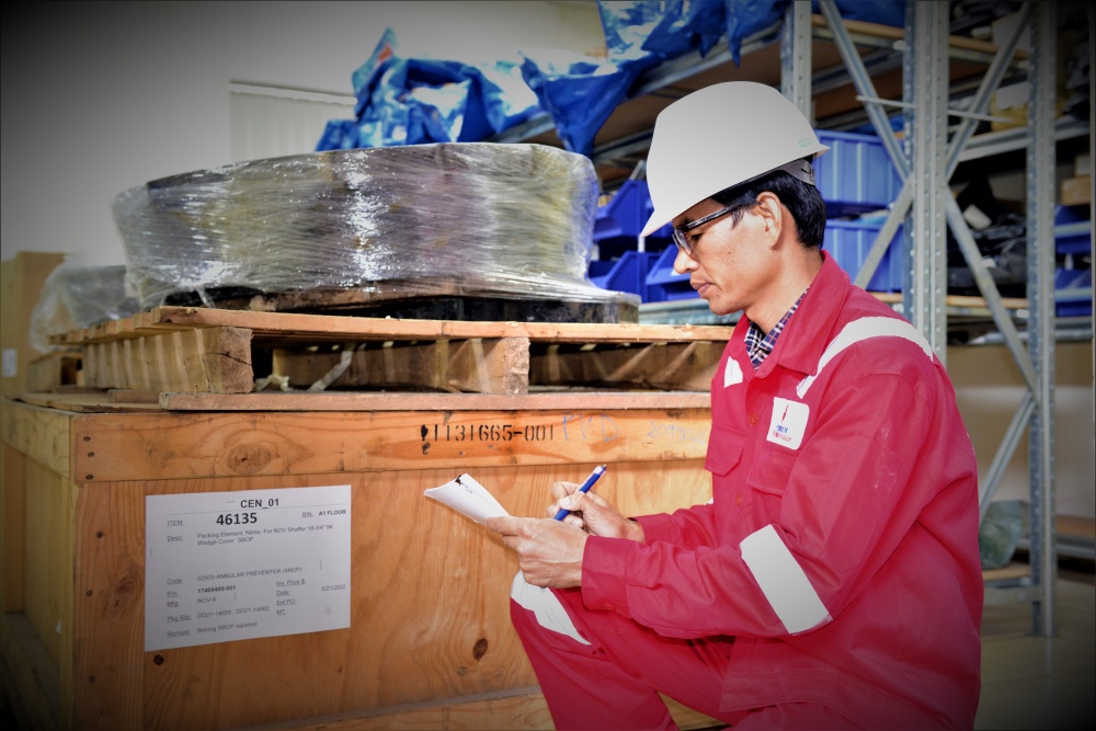 Tác phẩm dự thi 'Petrovietnam trong tôi': Bộ ảnh “'Hậu phương” của các giàn khoan PV Drilling', tác giả Nguyễn Thị Thanh (PV Drilling)
