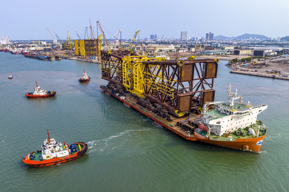 Tác phẩm số 03: Xuất khẩu chân đế giàn khoan. Tác phẩm số 03: Xuất khẩu chân đế giàn khoan.