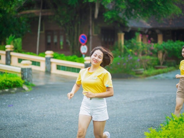 11-TTBD-AB-0003-02: Nụ cười cô gái nhà POW.