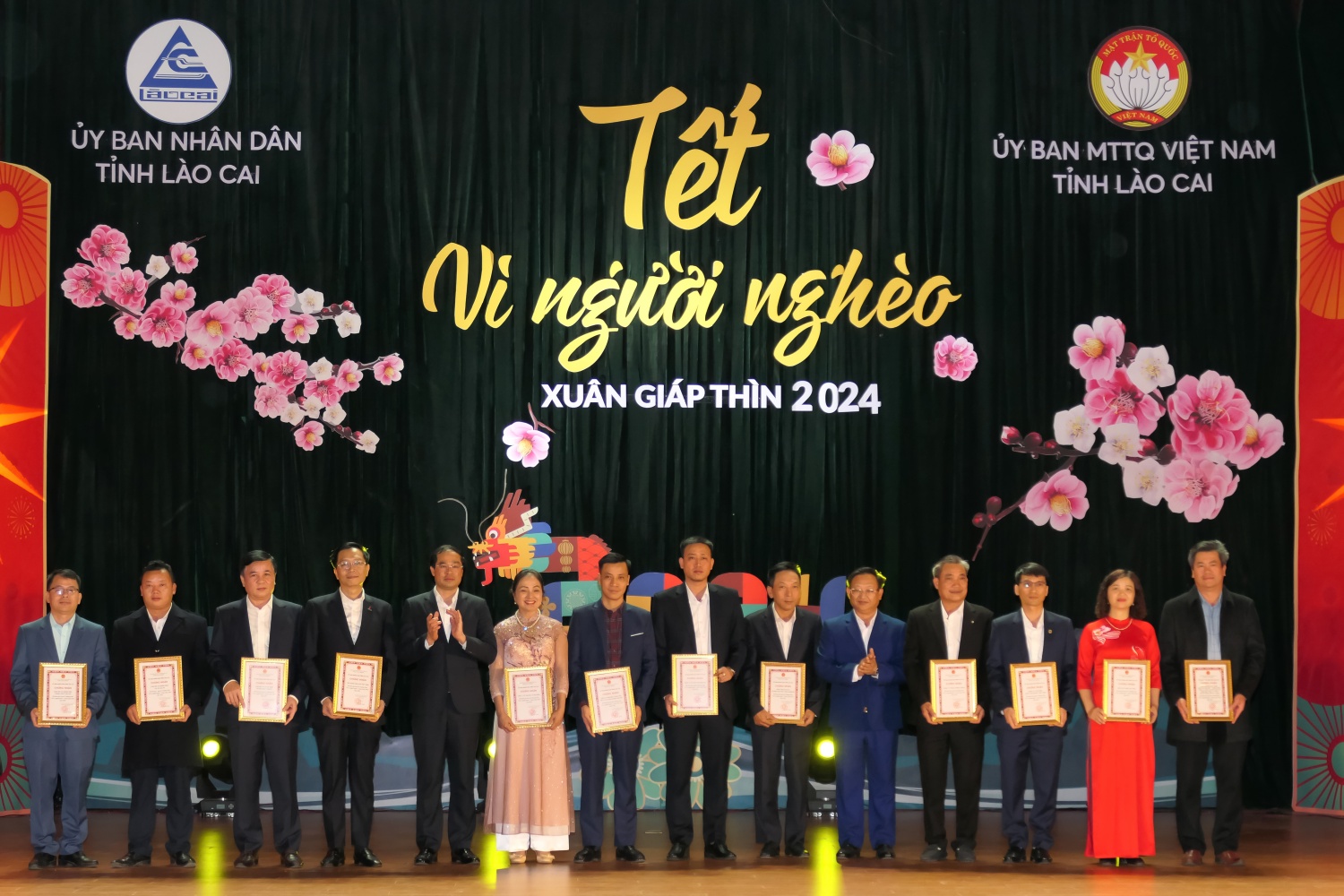 Petrovietnam hỗ trợ Tết vì người nghèo tỉnh Lào Cai Petrovietnam hỗ trợ Tết vì người nghèo tỉnh Lào Cai