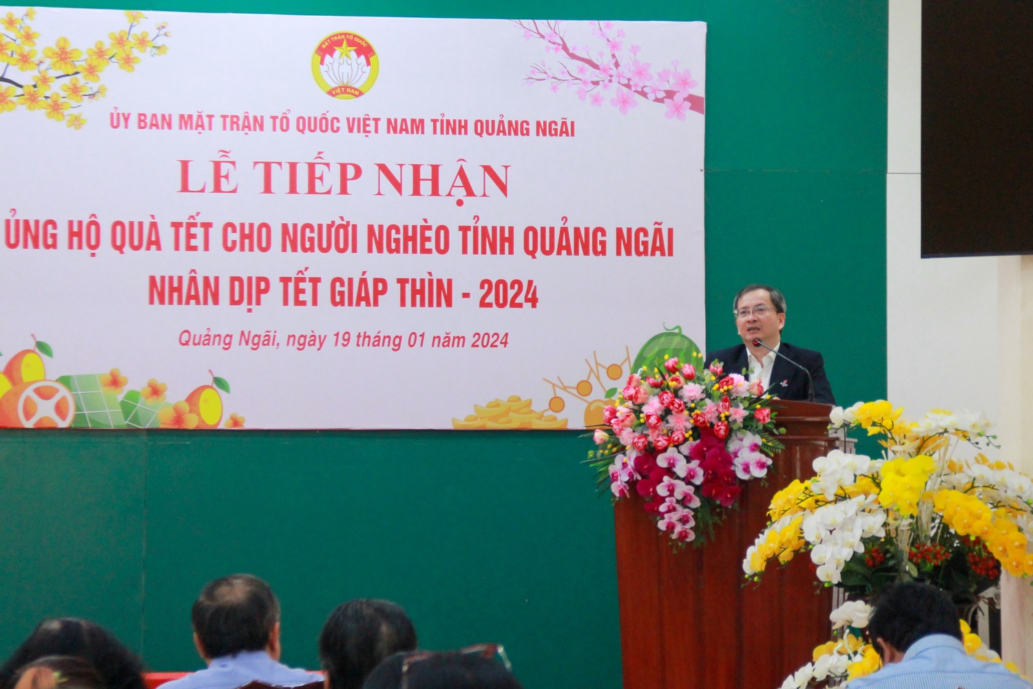 BSR hỗ trợ 3,3 tỷ đồng trao quà Tết cho người nghèo tỉnh Quảng Ngãi BSR hỗ trợ 3,3 tỷ đồng trao quà Tết cho người nghèo tỉnh Quảng Ngãi