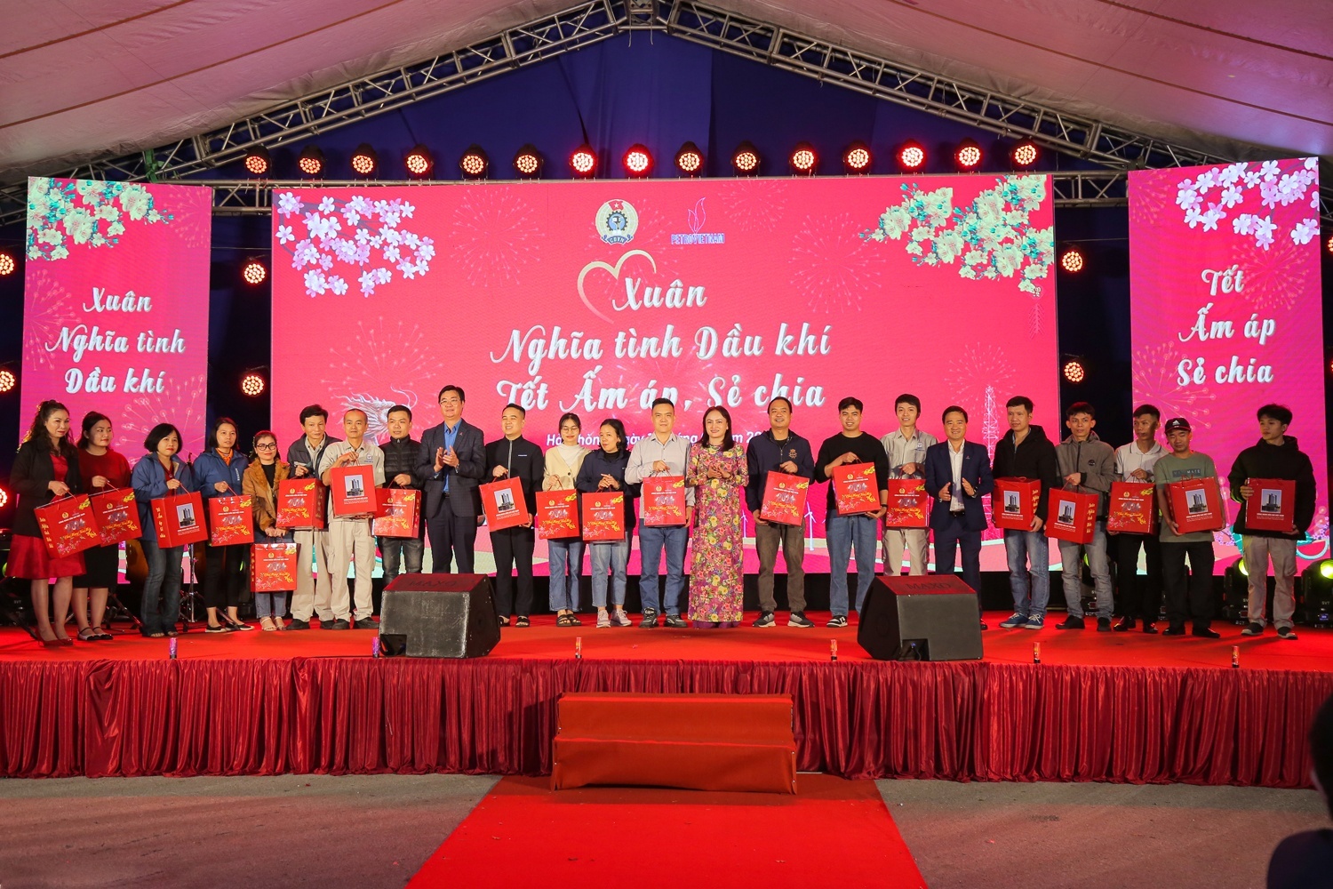 Sáng tạo trong tư duy, thiết thực trong hành động để hoạt động CĐ DKVN ngày càng khởi sắc Sáng tạo trong tư duy, thiết thực trong hành động để hoạt động CĐ DKVN ngày càng khởi sắc