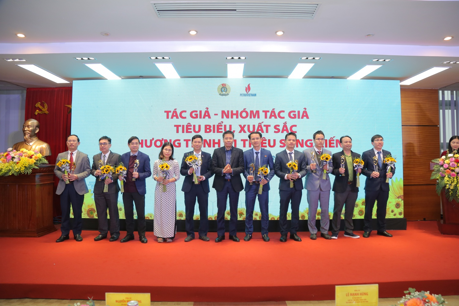 CĐ DKVN đồng hành, đồng bộ cùng Petrovietnam phát triển bền vững CĐ DKVN đồng hành, đồng bộ cùng Petrovietnam phát triển bền vững