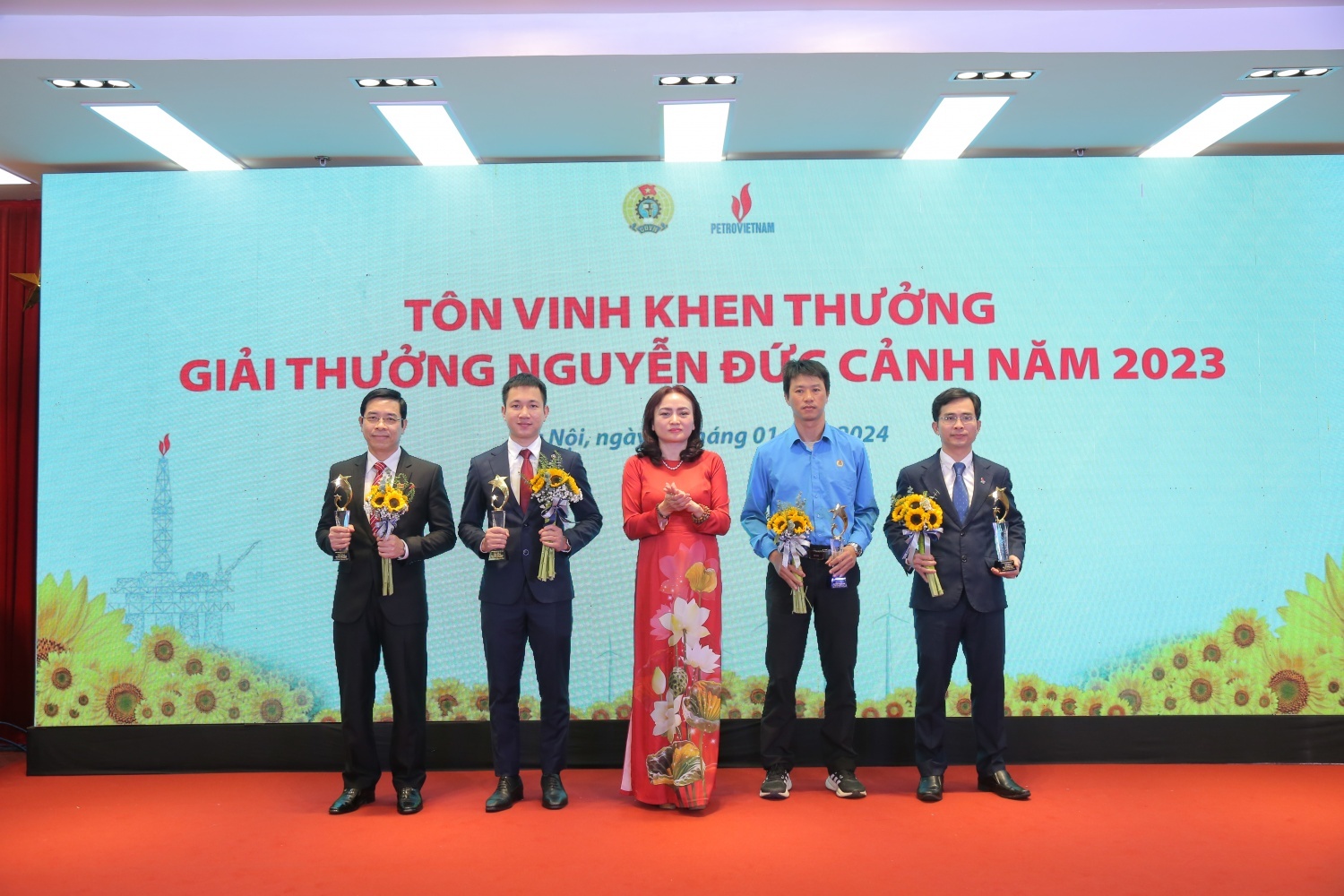 CĐ DKVN đồng hành, đồng bộ cùng Petrovietnam phát triển bền vững CĐ DKVN đồng hành, đồng bộ cùng Petrovietnam phát triển bền vững
