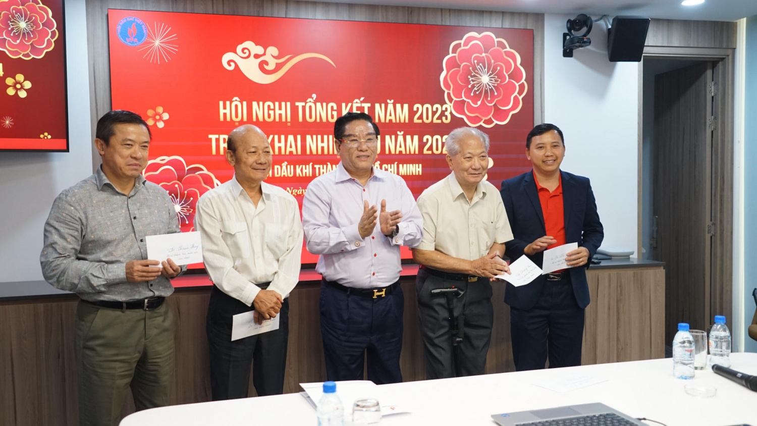 Hội Dầu khí TP Hồ Chí Minh tổng kết hoạt động năm 2023 và khai trương văn phòng Hội Hội Dầu khí TP Hồ Chí Minh tổng kết hoạt động năm 2023 và khai trương văn phòng Hội