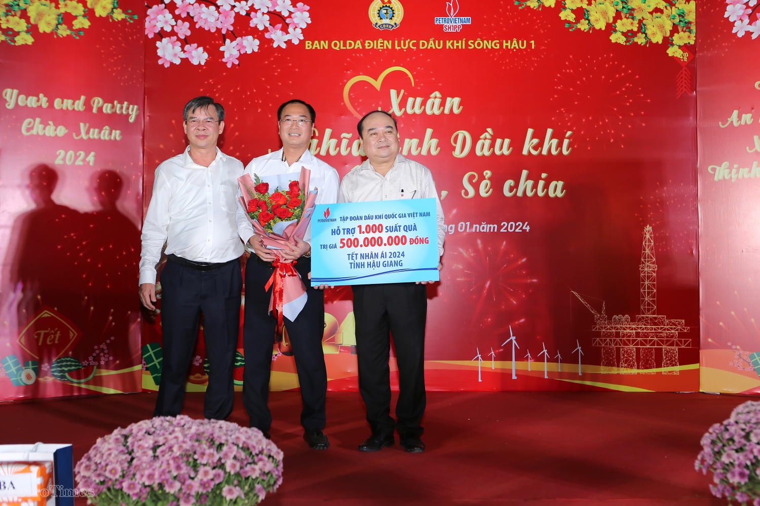 Ấm áp chương trình “Xuân nghĩa tình Dầu khí” trên công trường Nhà máy Nhiệt điện Sông Hậu 1 Ấm áp chương trình “Xuân nghĩa tình Dầu khí” trên công trường Nhà máy Nhiệt điện Sông Hậu 1