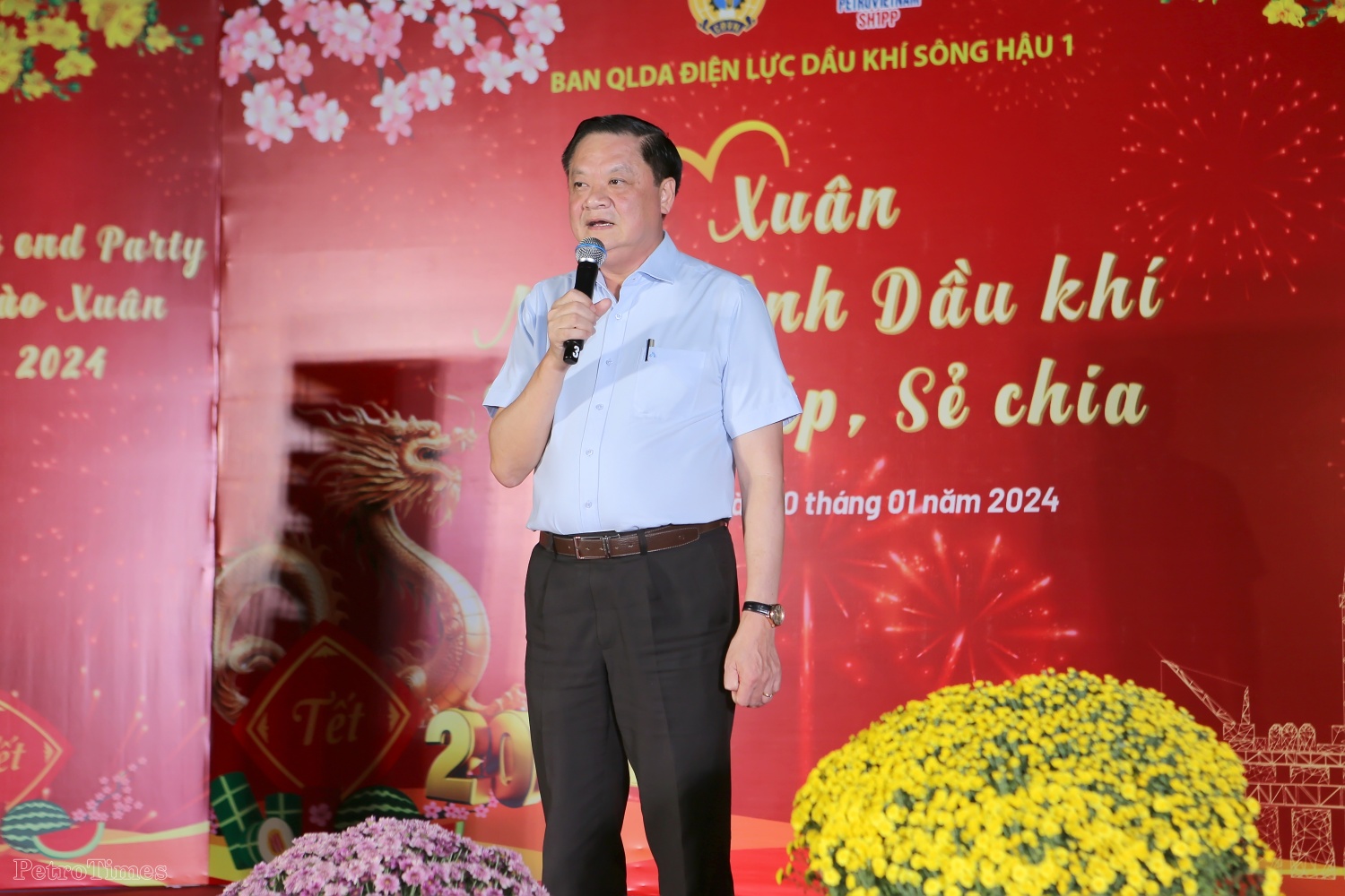 Ấm áp chương trình “Xuân nghĩa tình Dầu khí” trên công trường Nhà máy Nhiệt điện Sông Hậu 1 Ấm áp chương trình “Xuân nghĩa tình Dầu khí” trên công trường Nhà máy Nhiệt điện Sông Hậu 1