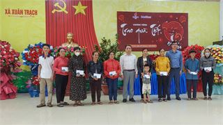 Chương trình “Trao quà Tết” của Tạp chí Năng lượng Mới và BSR đến với bà con vùng núi tỉnh Quảng Bình