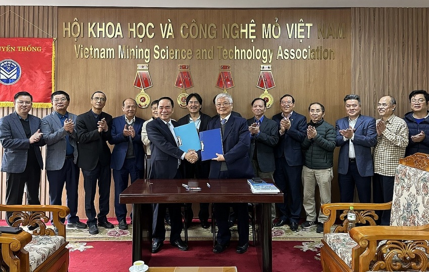 Hội Dầu khí Việt Nam ký thỏa thuận hợp tác với Hội Khoa học và Công nghệ Mỏ Việt Nam”
