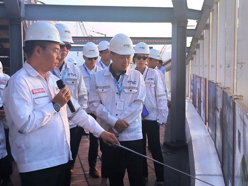Đoàn công tác Chính phủ Singapore thăm và làm việc với PTSC về dự án xuất khẩu năng lượng tái tạo”