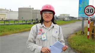 Nữ giám sát an toàn lao động tại BSR