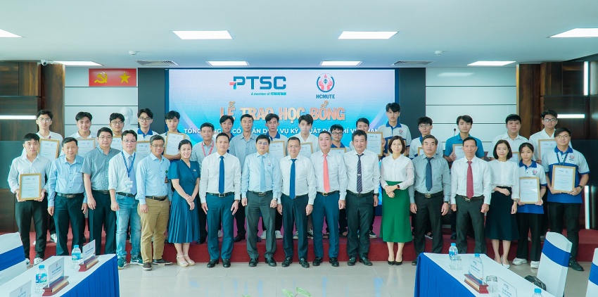 PTSC trao tặng học bổng cho sinh viên các trường đại học TP Hồ Chí Minh”