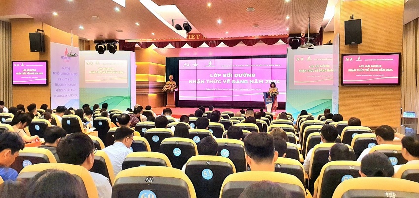 Đảng ủy Tập đoàn khai giảng lớp bồi dưỡng nhận thức về Đảng năm 2024 khu vực TP Hồ Chí Minh”
