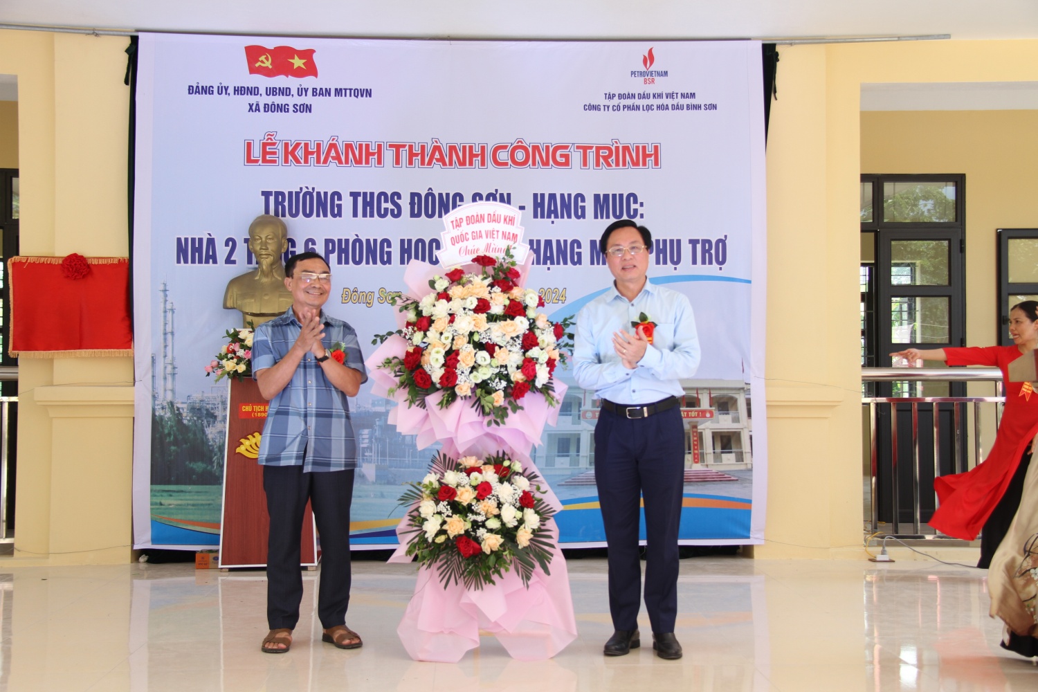 Petrovietnam và BSR khánh thành nhà 2 tầng, 6 phòng học trường THCS Đông Sơn, tỉnh Thái Bình