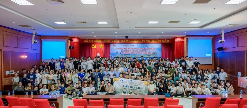 Sinh viên Trường Đại học Bách khoa TP Hồ Chí Minh tham quan, kiến tập tại Vietsovpetro
