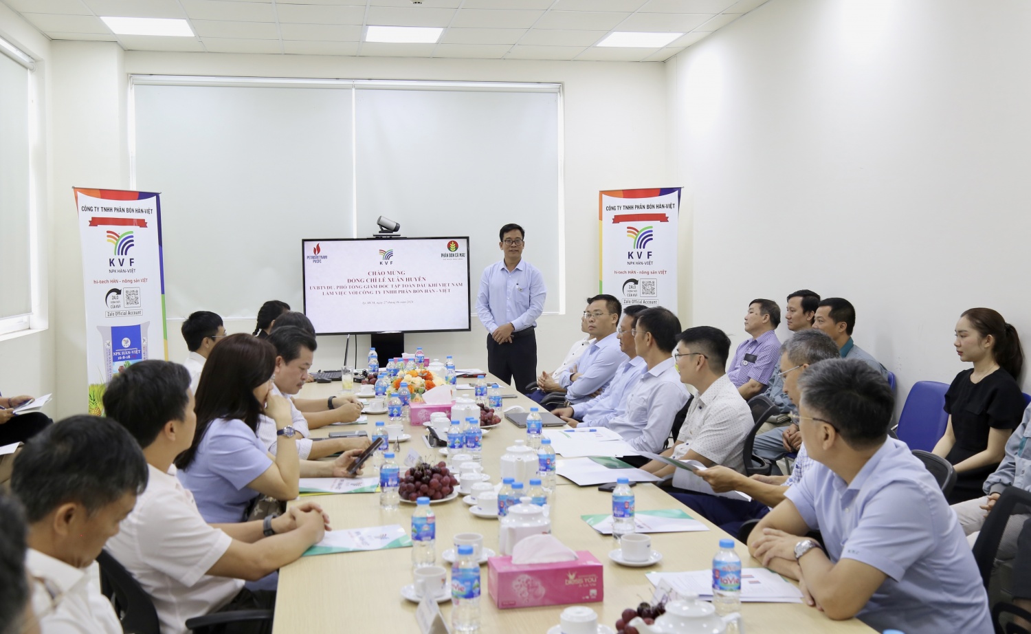 Đoàn công tác Petrovietnam làm việc tại Công ty Phân bón Hàn Việt