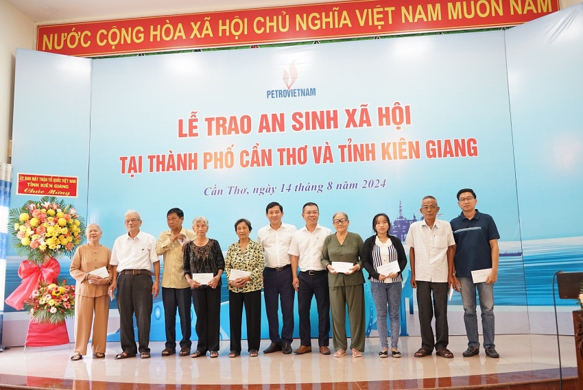 Petrovietnam ủng hộ 6 tỷ đồng xây nhà Đại đoàn kết tại Cần Thơ và Kiên Giang