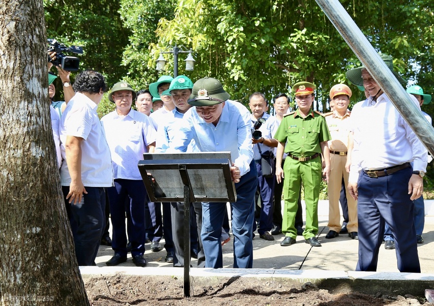 Nhiều hoạt động ý nghĩa của Tổng Bí thư Tô Lâm tại Đất Mũi