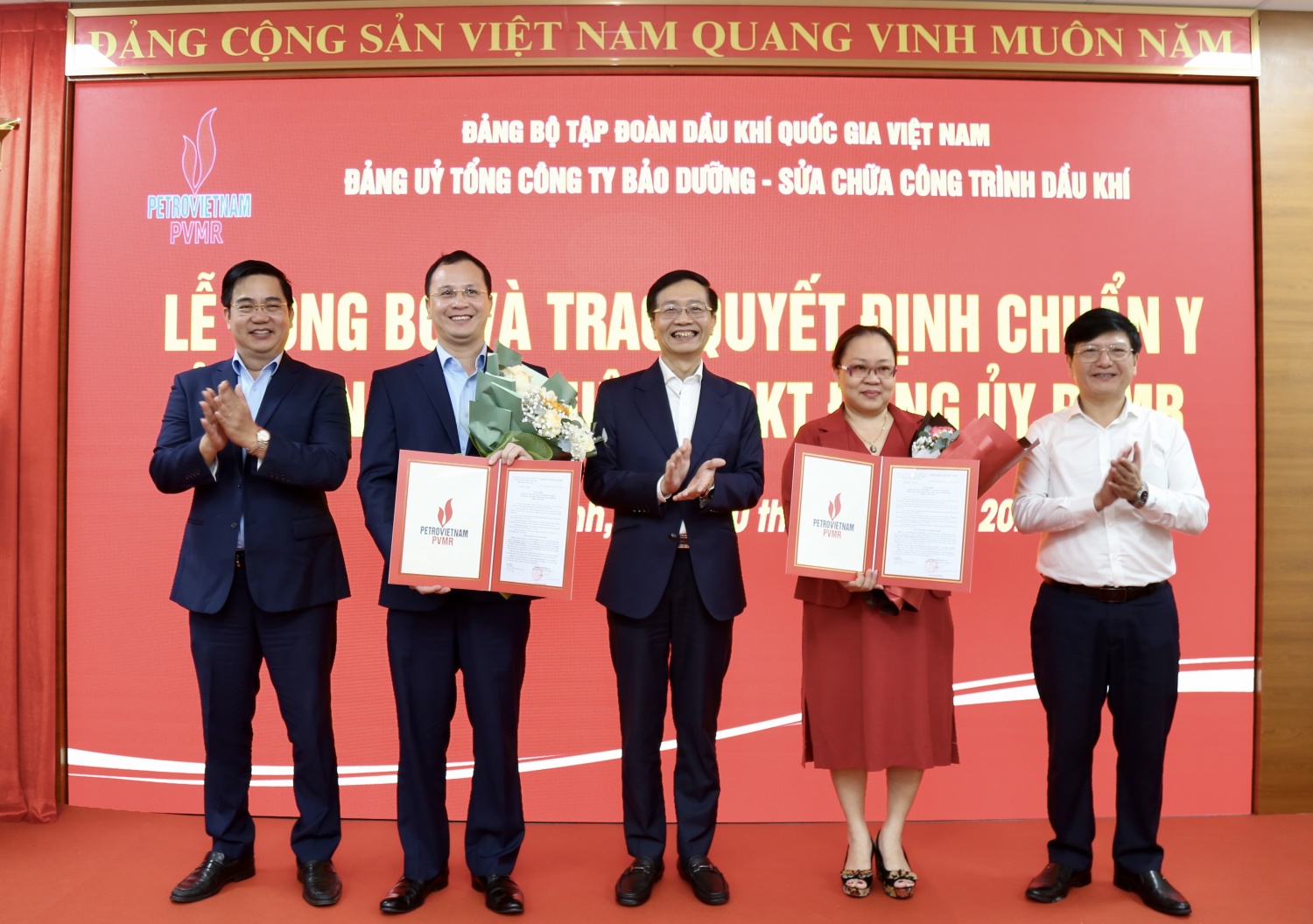 Trao quyết định chuẩn y cán bộ Ủy ban Kiểm tra Đảng ủy và bổ nhiệm các Phó Tổng Giám đốc PVMR