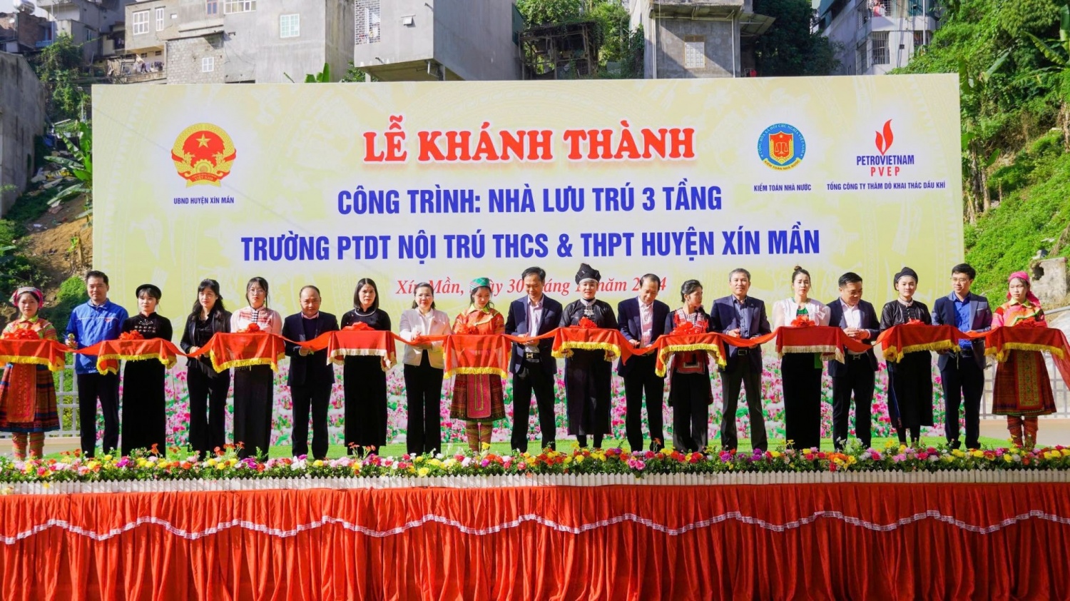 Khánh thành khu nhà lưu trú 3 tầng do PVEP tài trợ tại huyện Xín Mần, tỉnh Hà Giang